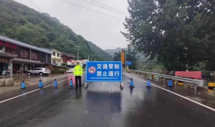 陕西发布暴雨黄色预警 210国道长安段实行交通管制