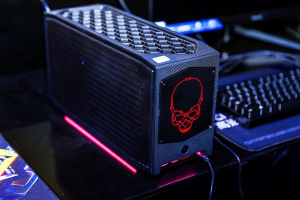 Intel下代发烧级NUC首曝:自家独立显卡下山!