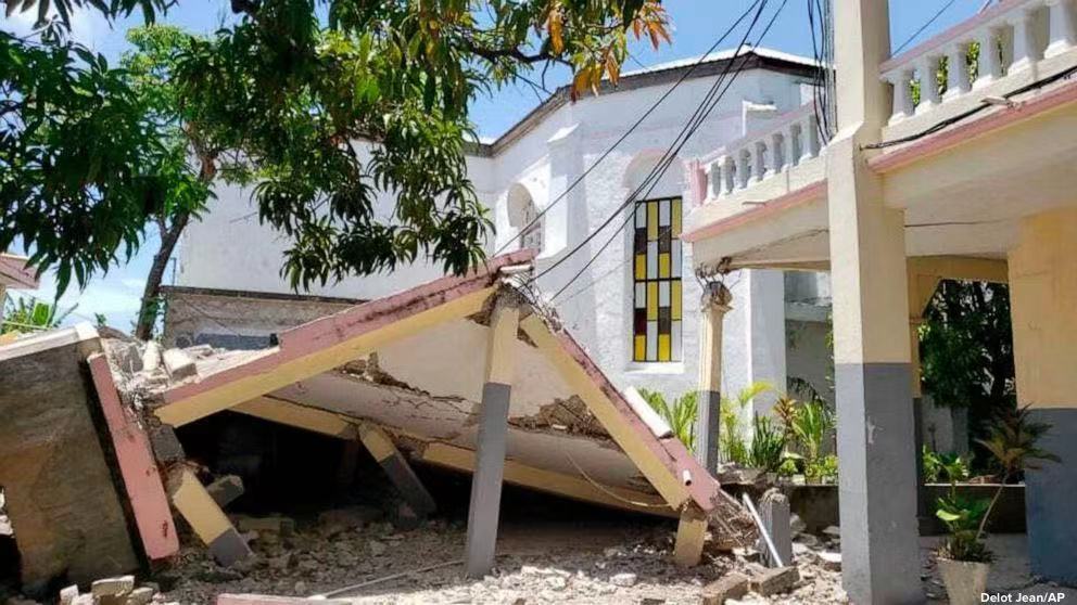 海地地震死亡人数升至227人 开始实施国家紧急状态