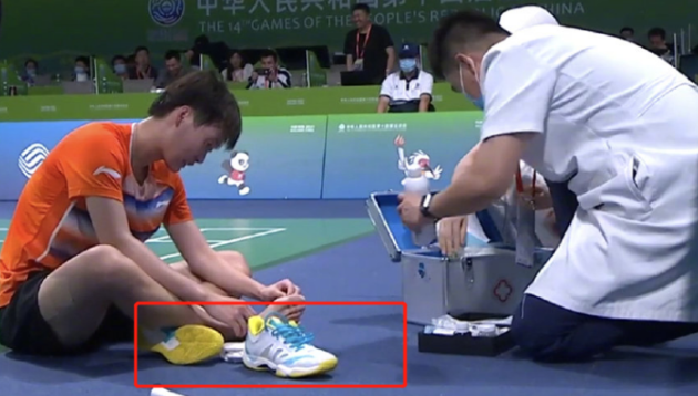 奥运冠军陈雨菲全运会比赛被李宁运动鞋划伤 客服：将鉴定
