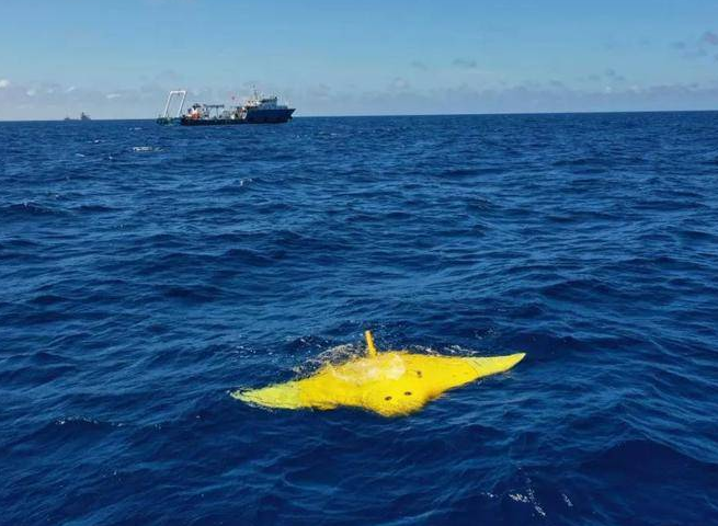 海试成功 西工大“魔鬼鱼”潜水器潜海深达1025米