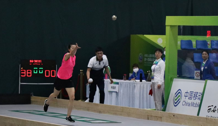 十四运会群众比赛地掷球项目 陕西选手王杨女单夺金