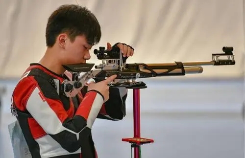 1189环！陕西选手刘宇坤破世界纪录 闯入十四运会男子50米步枪三姿决赛