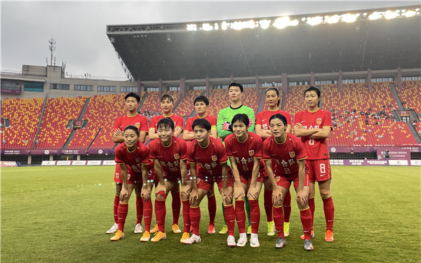 王霜连过数人送助攻 奥运联合队4：0北京晋级全运会女足决赛