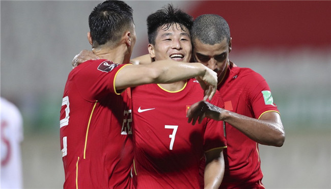 国足3-2绝杀越南拿下本届比赛首胜 武磊95分钟进球