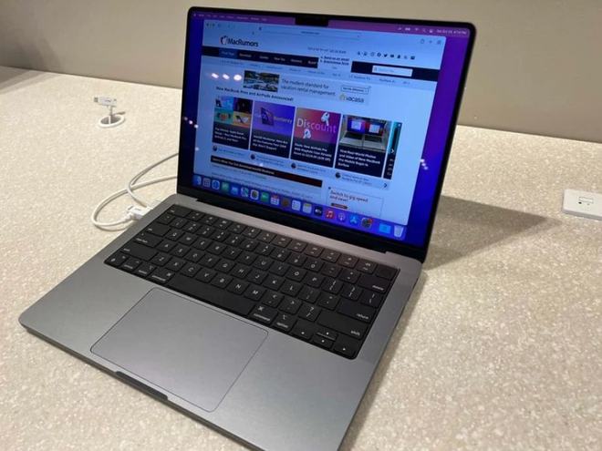 MacBook Pro 14 英寸 2021上手：刘海屏凹槽不是事