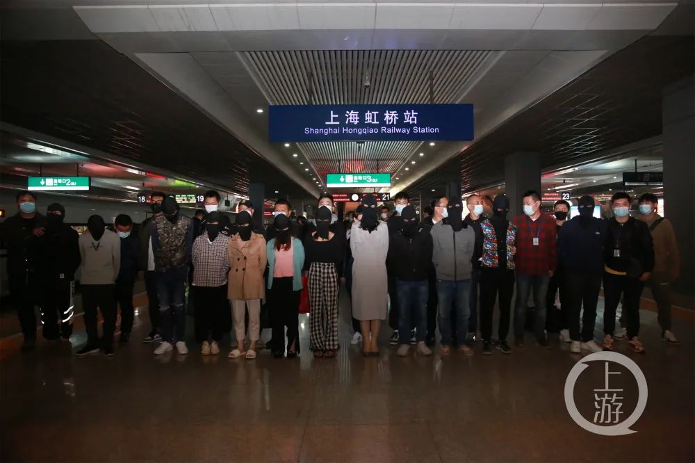 20多名嫌疑人从广东等地被抓获，并已带回上海调查。/上海公安
