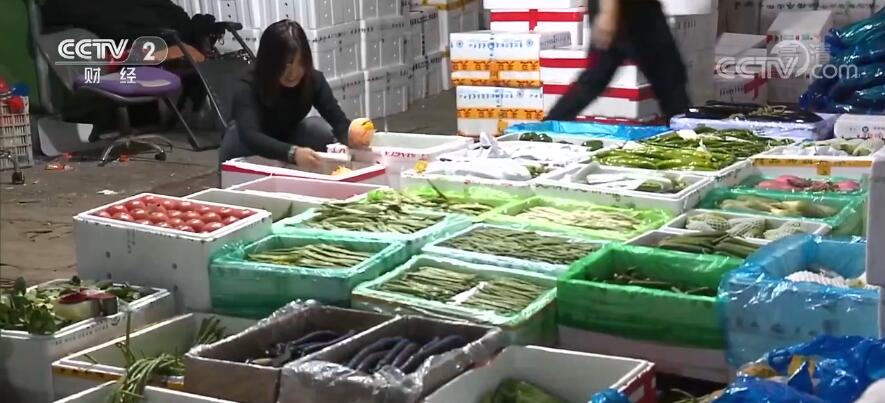 “菜篮子”保供稳价 | 上海：各地蔬菜大批进沪 市场批发价略有回落