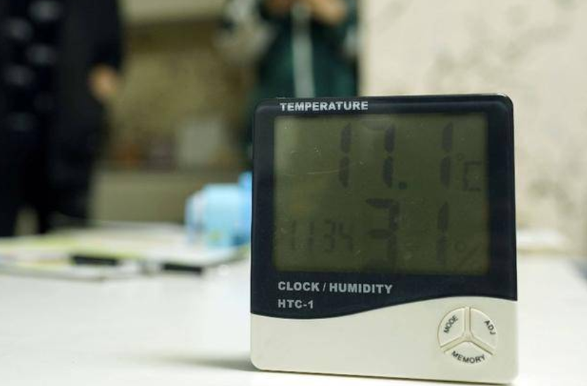 正式供暖第3天记者走进西安多个小区实地测温 家里慢慢暖起来