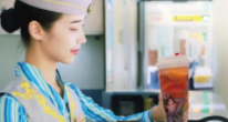 广铁旗下餐饮公司回应高铁奶茶争议：定价合理，将提升品质