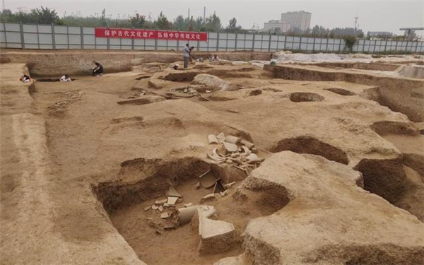 陕西镐京遗址首次发现西周道路及车辙遗迹