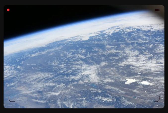 从正在太空轨道上飞行的中国空间站组合体上,拍摄了一组地球的照片