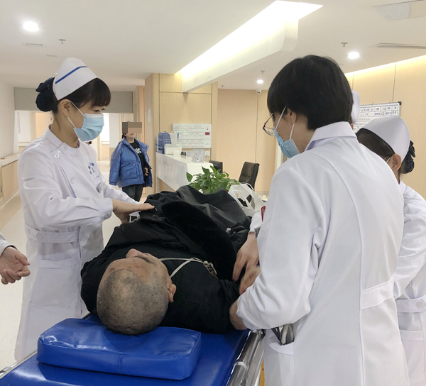 bpLVfQmreSADCEGo.jpg 01.jpg