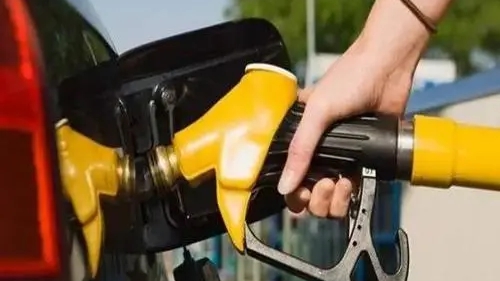 油价将迎今年来最大降幅！加满一箱油少花17元