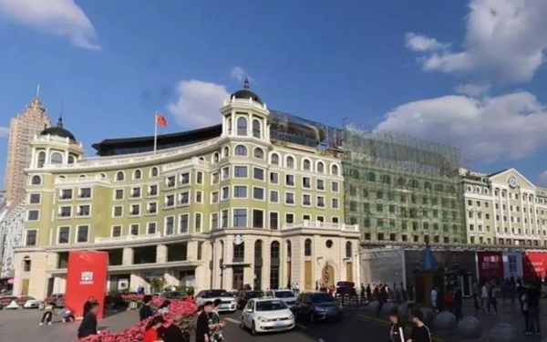 哈尔滨一酒店从6层变9层！被认定违建却拆不了？