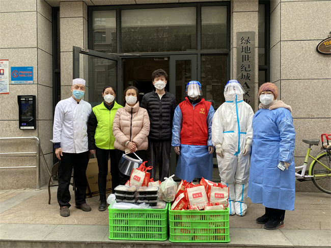 暖心！西安六个社区疫情防控一线人员收到自加热泡馍和盒饭