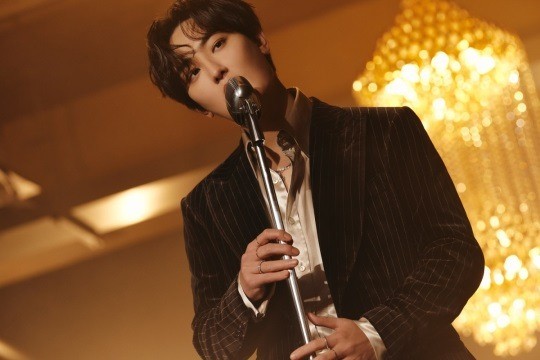 歌手安七炫推出个人最新单曲 纪念出道二十五周年