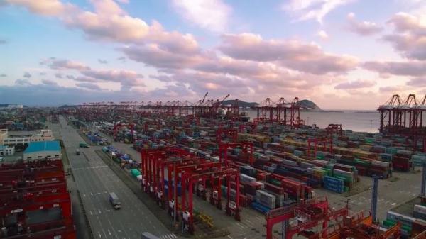 2021年突破4700万标准箱！上海港集装箱吞吐量连续12年全球第一
