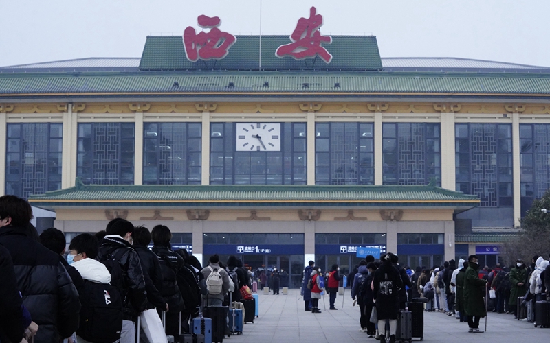 直击春运丨西安火车站持绿码即可进站 硬件更新服务提升温暖出行