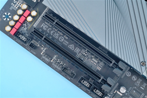 高性价比超级雕！技嘉B660 AORUS MASTER DDR4主板图赏