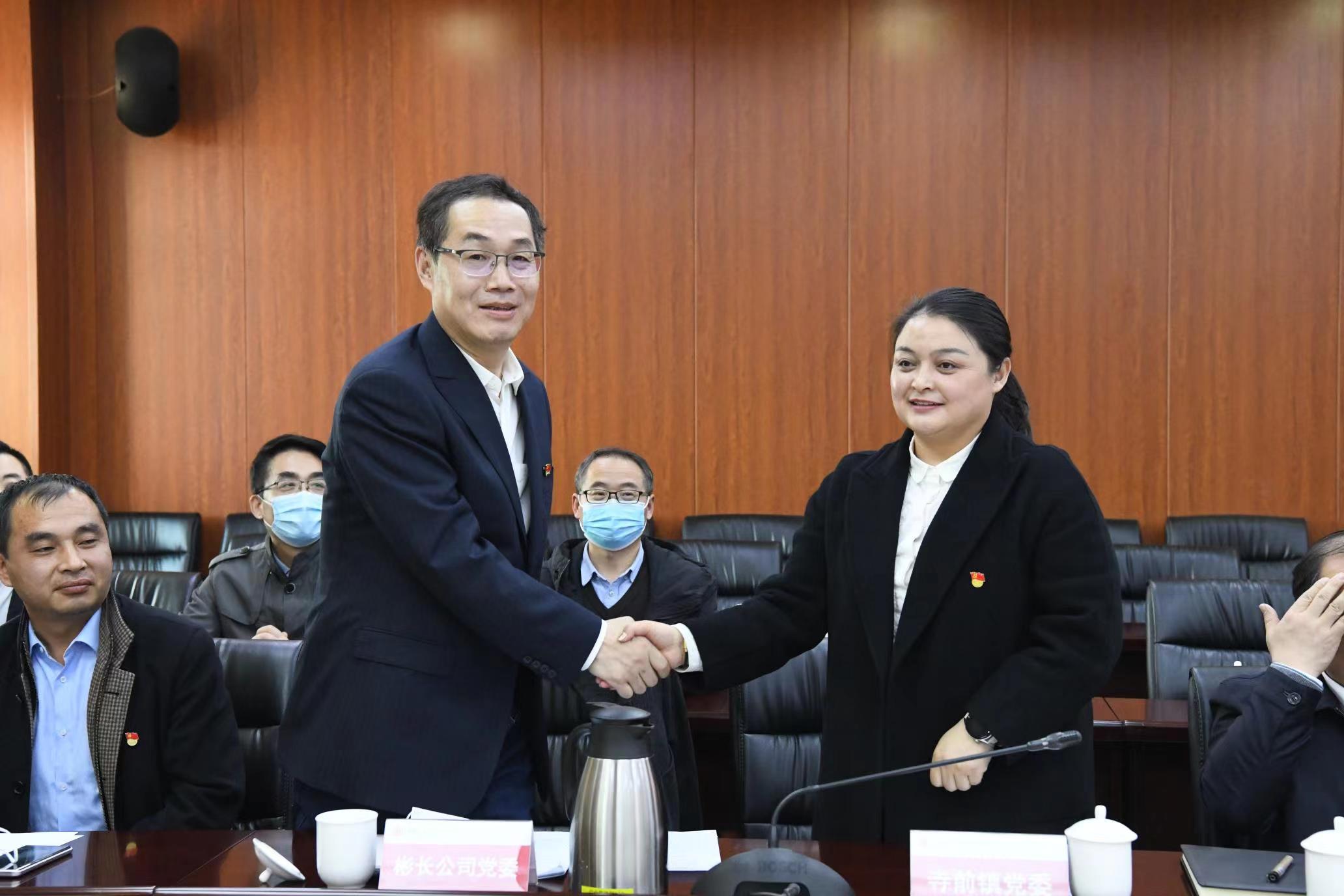 Hm6r5IjKoaNWmtQu.jpg 5881645750743_.pic.jpg