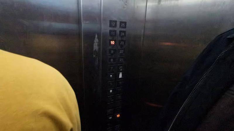 幸福北路紫铭小区一部电梯坏半年 到底啥时能修好？