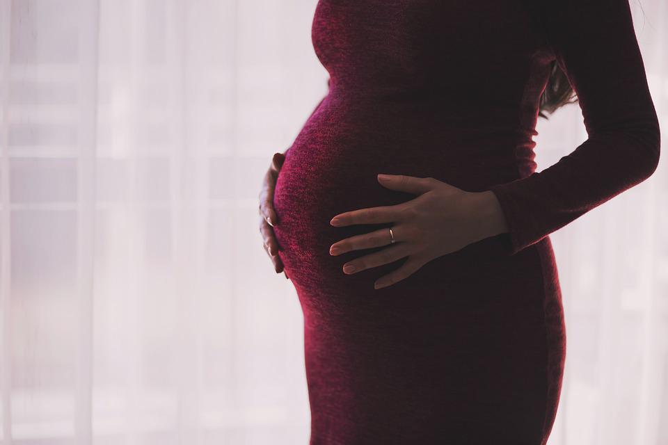 女性懷孕后，為了寶寶和自身健康，這4件事不要再做了！