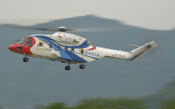 AC313A大型民用直升机首飞成功 航空应急救援装备再添利器