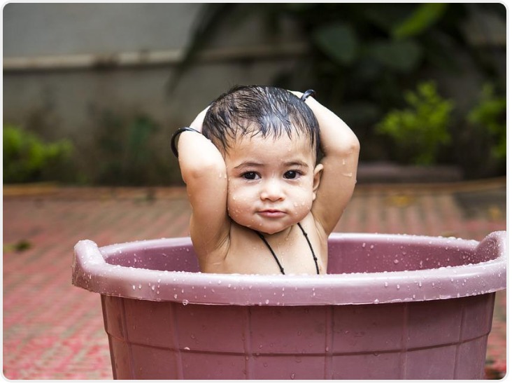 宝宝患有皮肤病还能洗澡吗？保护宝宝皮肤，家长需弄清5个问题！