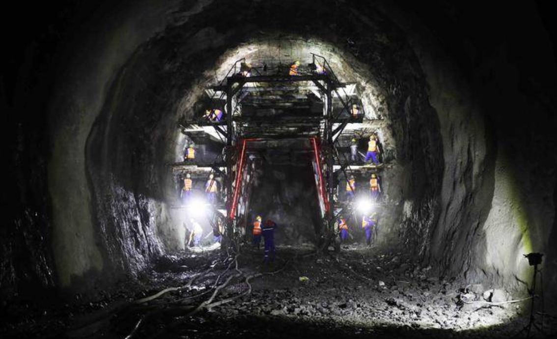 西康高铁19座隧道开工建设 被称为“穿越秦岭的地下高铁”