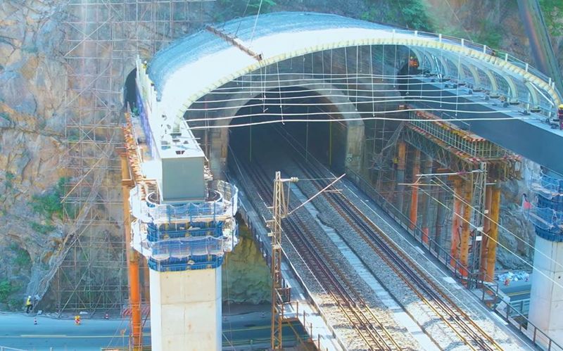 世界最大跨度铁路单孔柔性钢棚洞正式建成 将有效消除陇海铁路防洪安全隐患