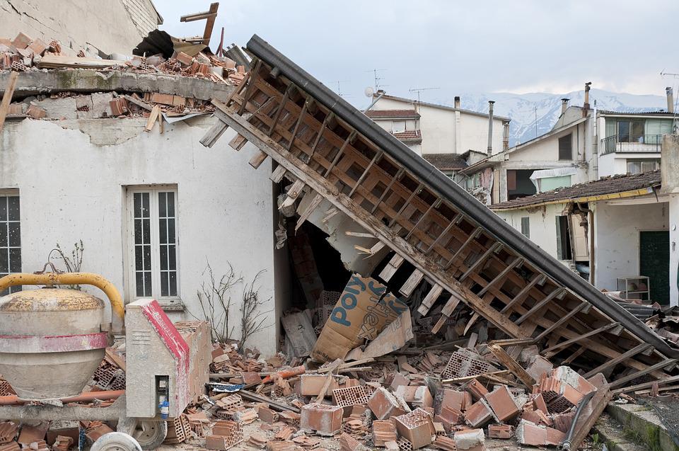 地震了躲在哪里最安全？