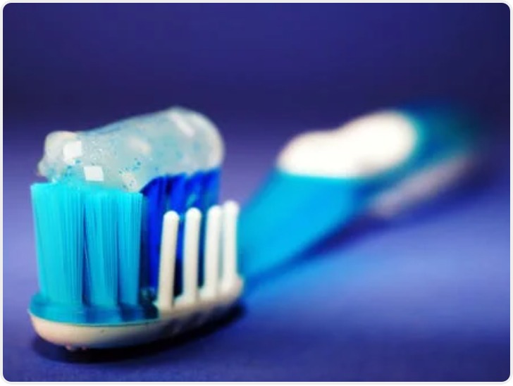越来越贵的牙膏是不是智商税？各种功能性牙膏真的有效果吗？