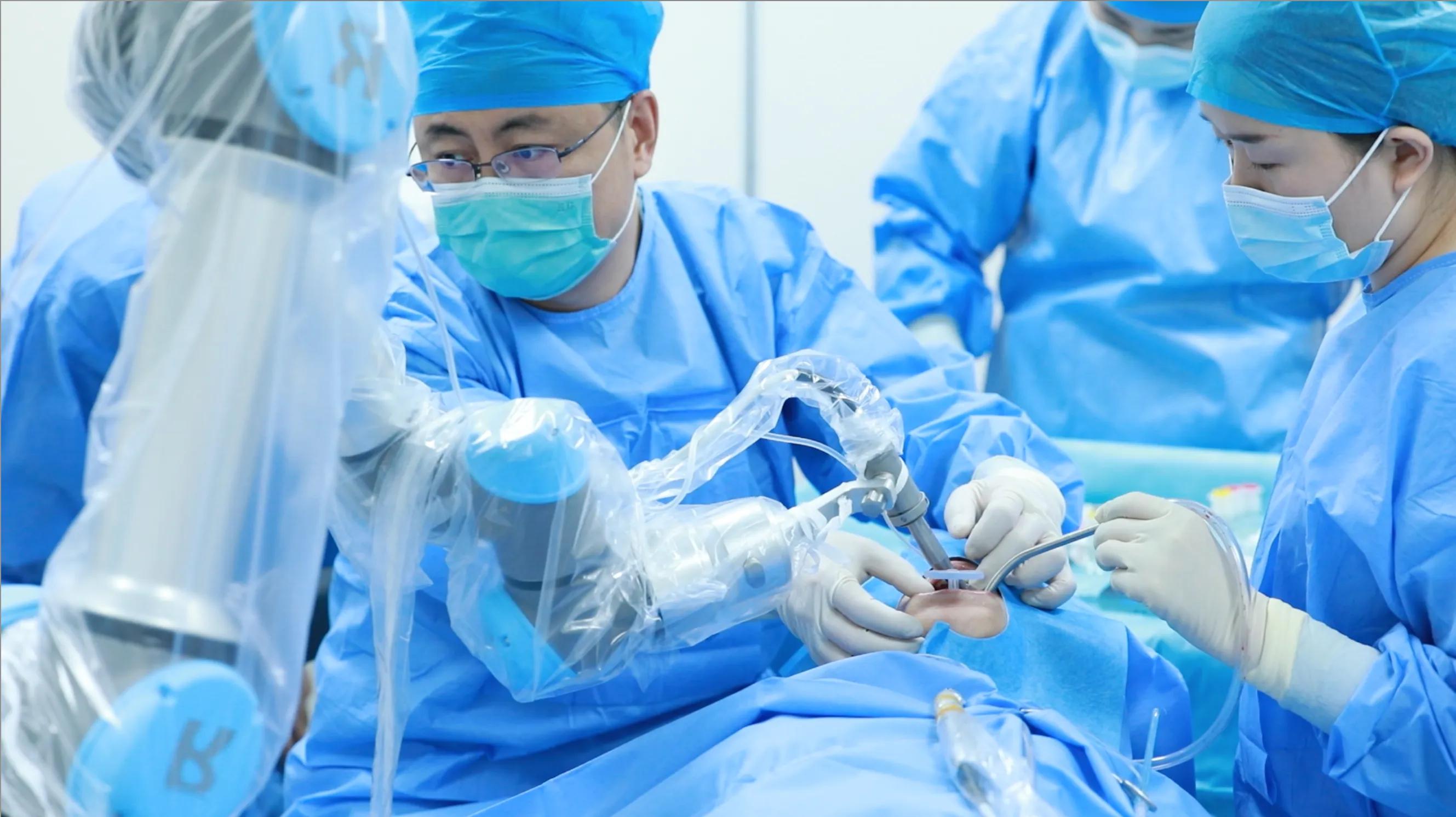 西安交通大學口腔醫院首例機器人輔助無牙頜種植及即刻修復完成
