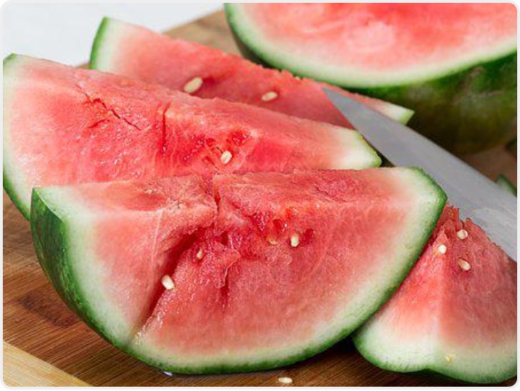 西瓜是夏季解暑圣品，但这6类人要少吃西瓜！