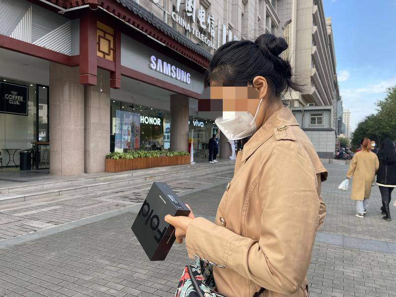 追踪|西安女子花1.3万余元买的手机相册里有50天前照片 机主已收到退款