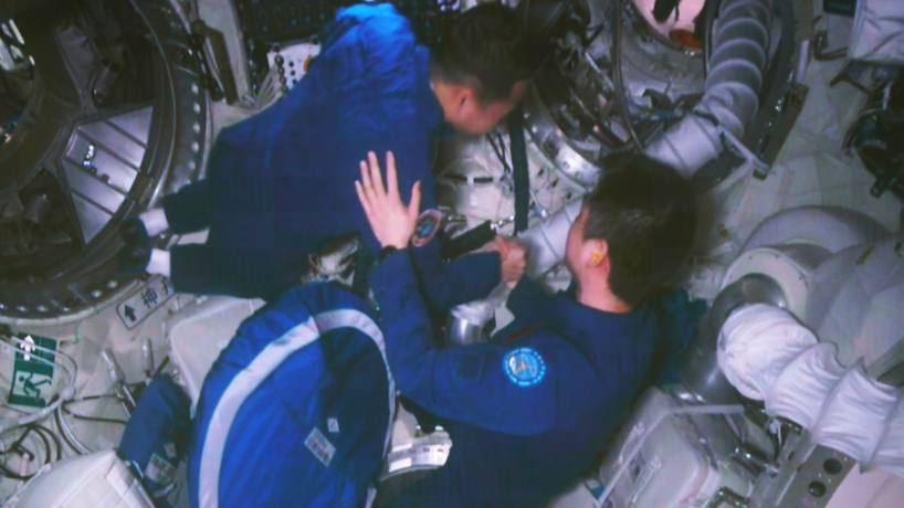 两个航天员乘组首次“太空会师” 在轨轮换将成常态