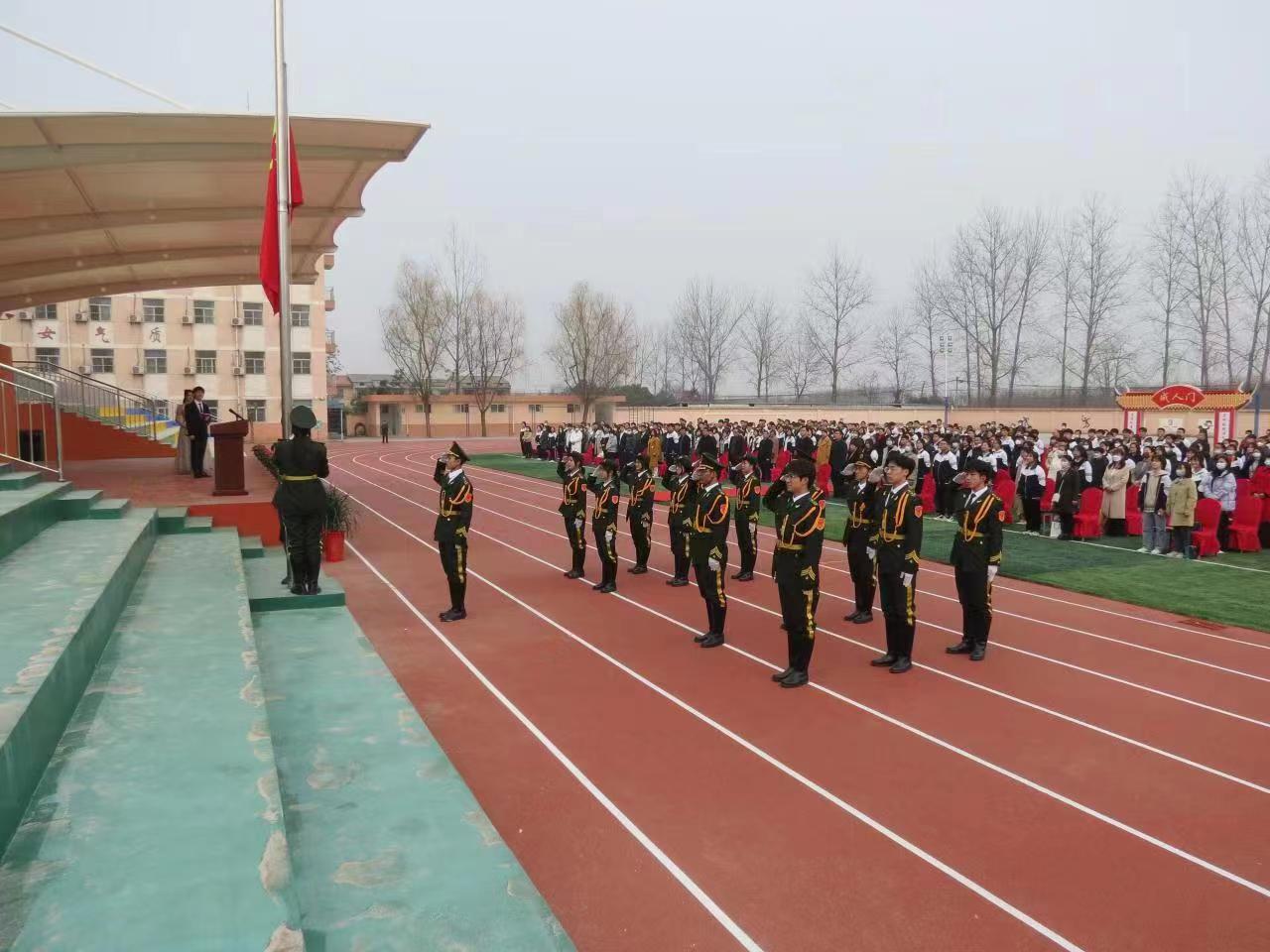 点击图片进入下一页 b7bdd971daa1be7832f8cec3446ae40.jpg