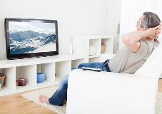 电视对老人带来健康伤害 看电视掌握3个原则