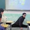 公园里八旬老人摆摊免费修车4年多