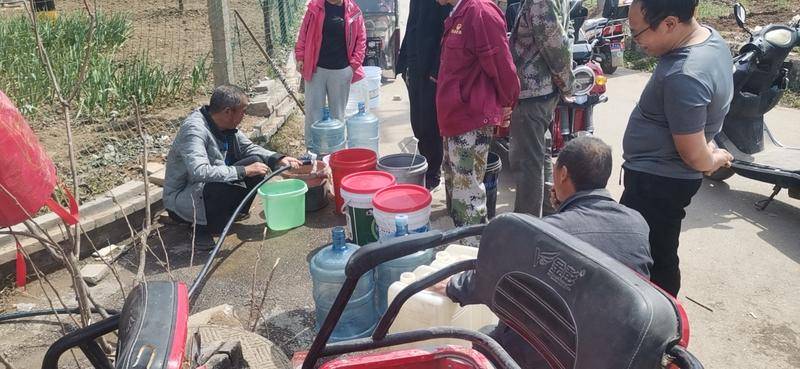 华商记者帮|村中停水几天了 村干部：欠水费与供水主管道损坏