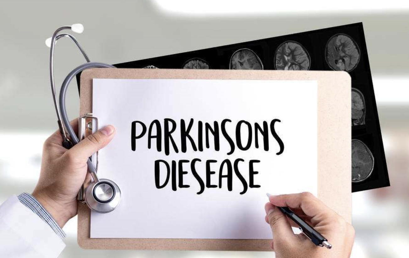 帕金森有3个典型症状要警惕，及时治疗很关键!