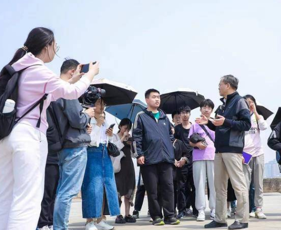 “国际古迹遗址日” 170名大学生走进大明宫遗址