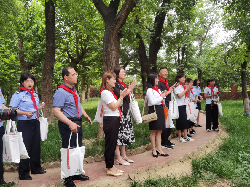 DdtijIbfOAk8gea4.png image.png