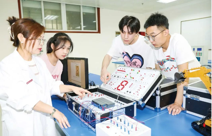 bSATseZq70DITL8Q.png image.png