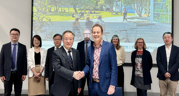 uzU0eeF9UgMBxiFO.png image.png