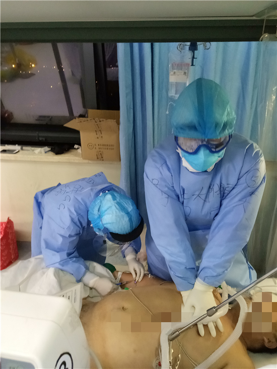 吴宁负责的一位62岁合并有心功能不全的新冠肺炎女性患者,早期无创