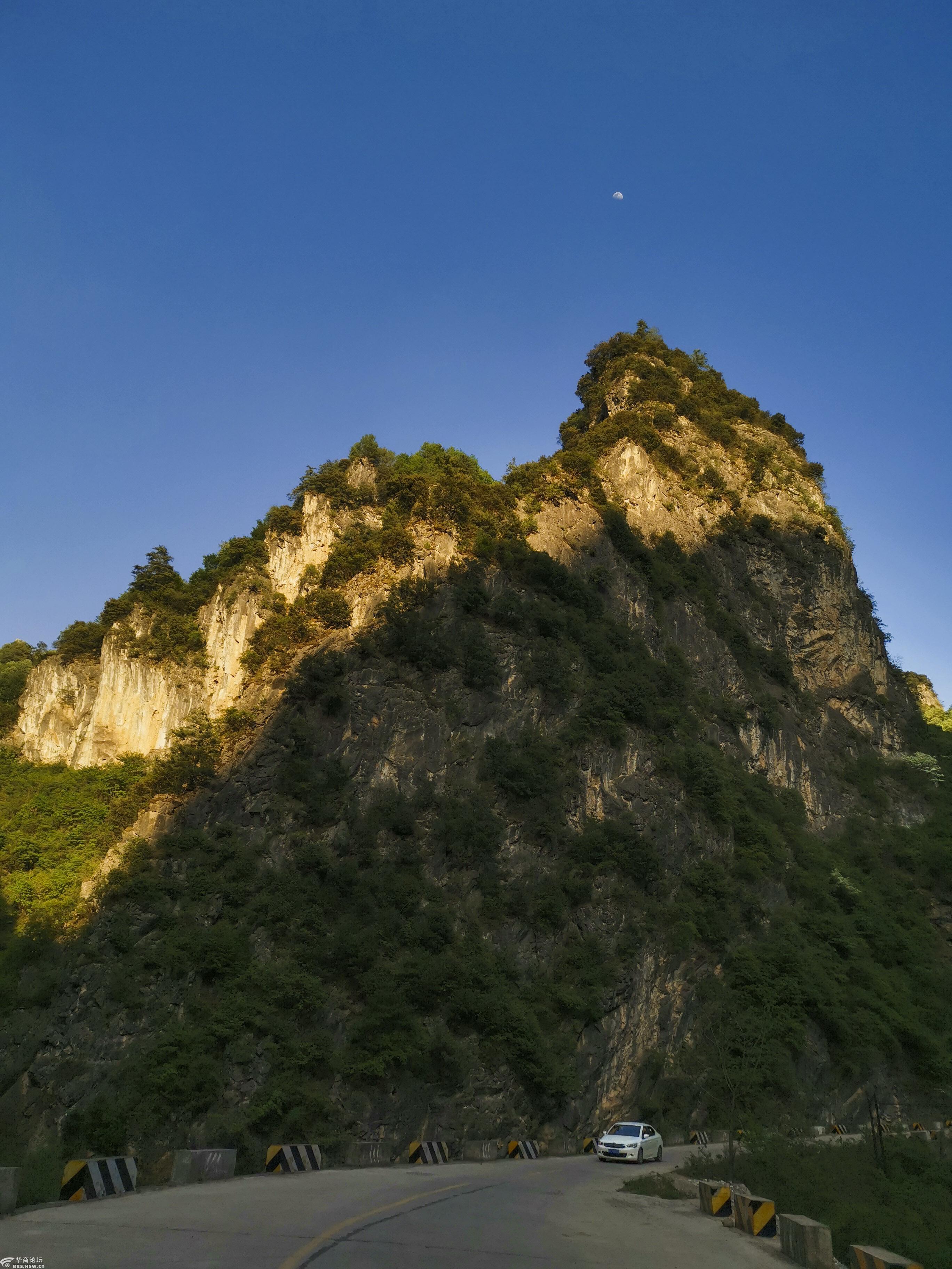 盘桓西秦岭深处的乡道山路从陕西到甘肃