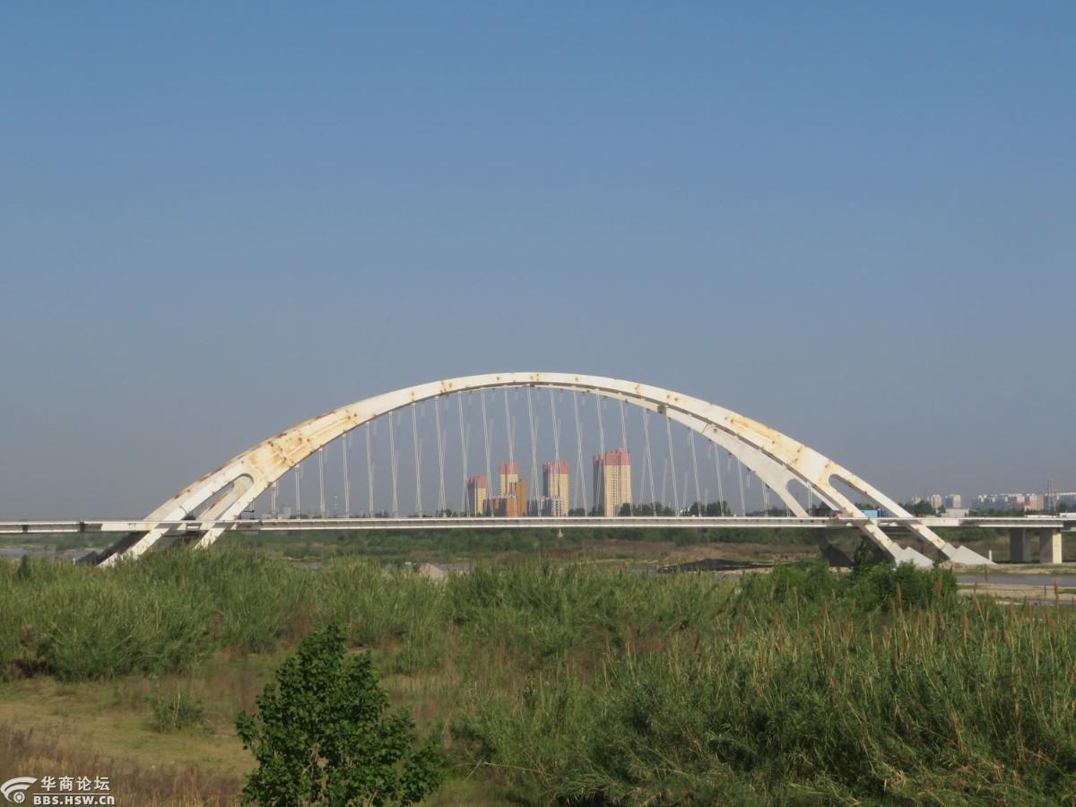 五一单车游宝鸡52形态各异渭河桥