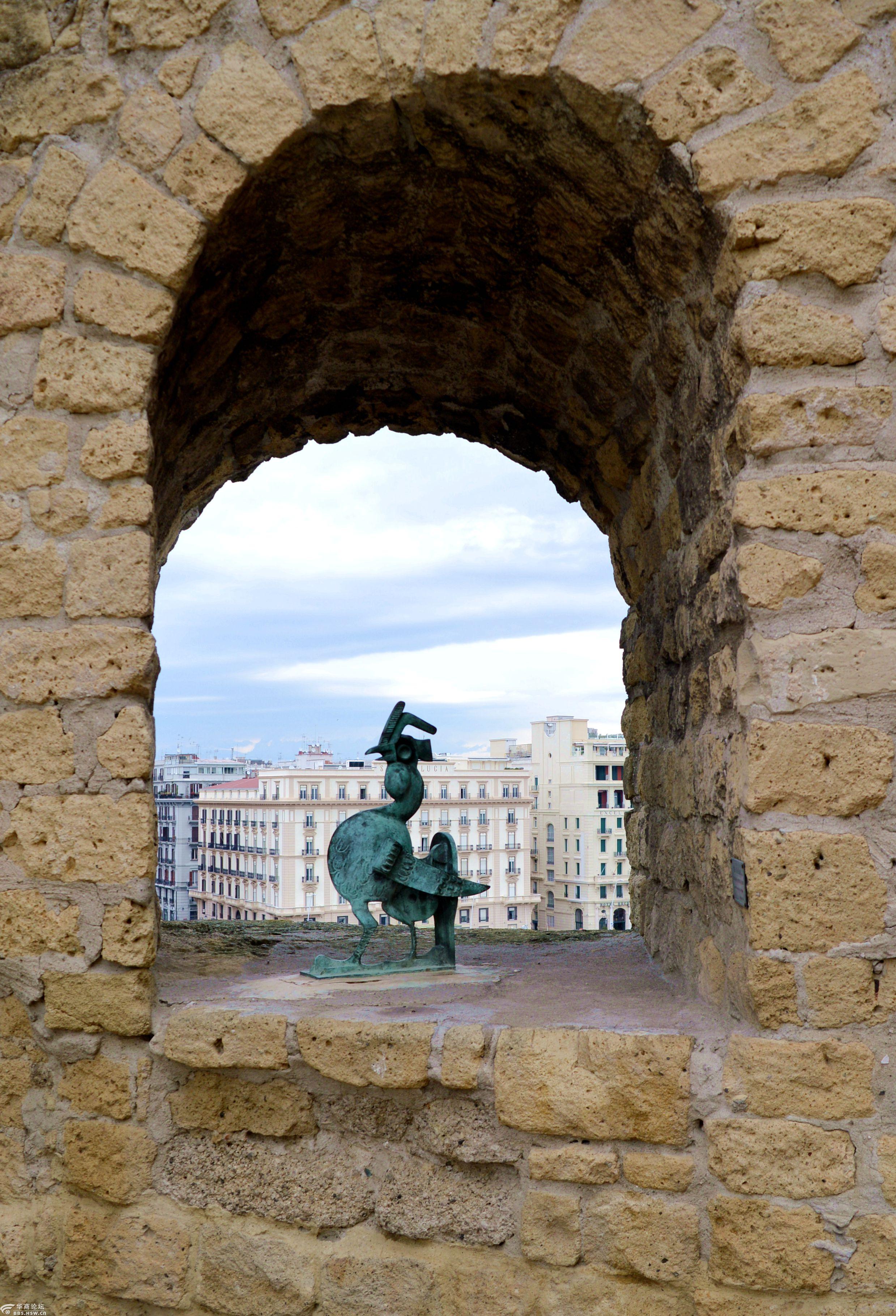 "天马行空看世界,走马观花意大利"那不勒斯蛋堡篇